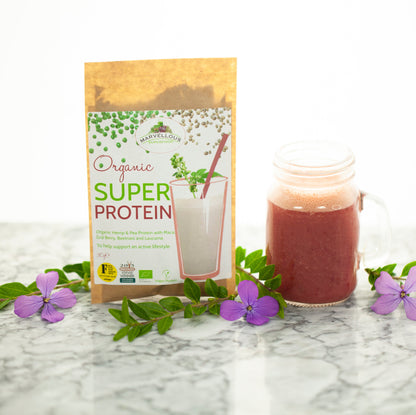 Marvellous Superfood Organic Super Protein Powder – pouch and prepared shake